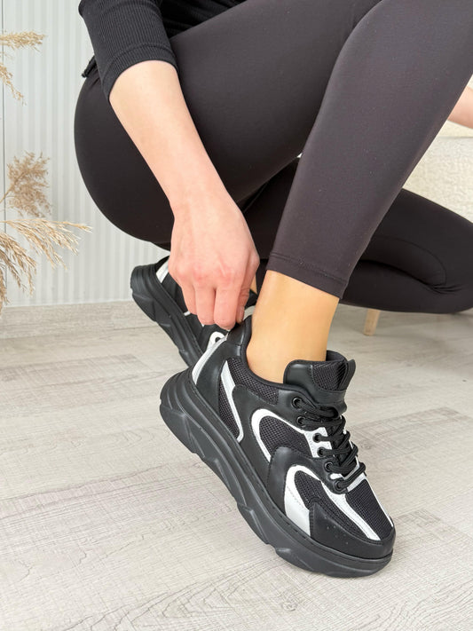 Cata Siyah Cilt Beyaz Detaylı Spor Ayakkabı