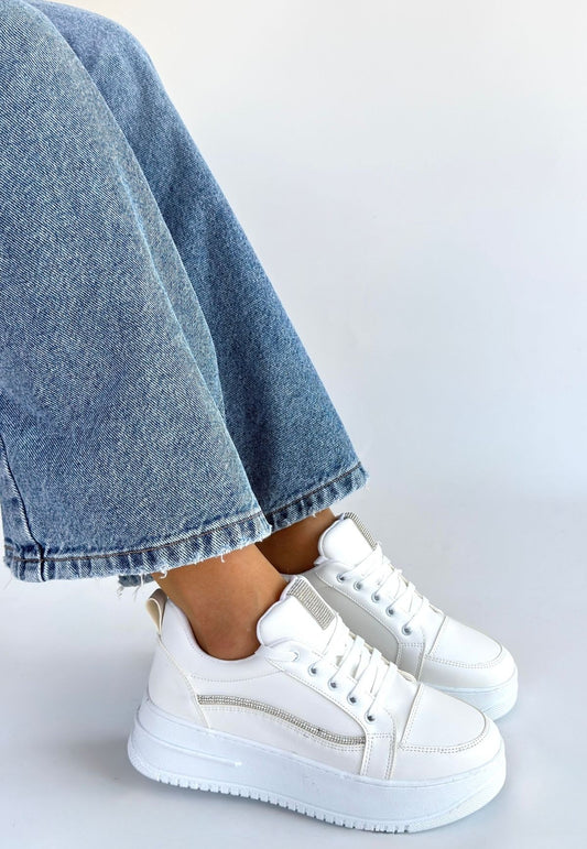 Natte Beyaz Cilt Bağcıklı Spor Ayakkabı