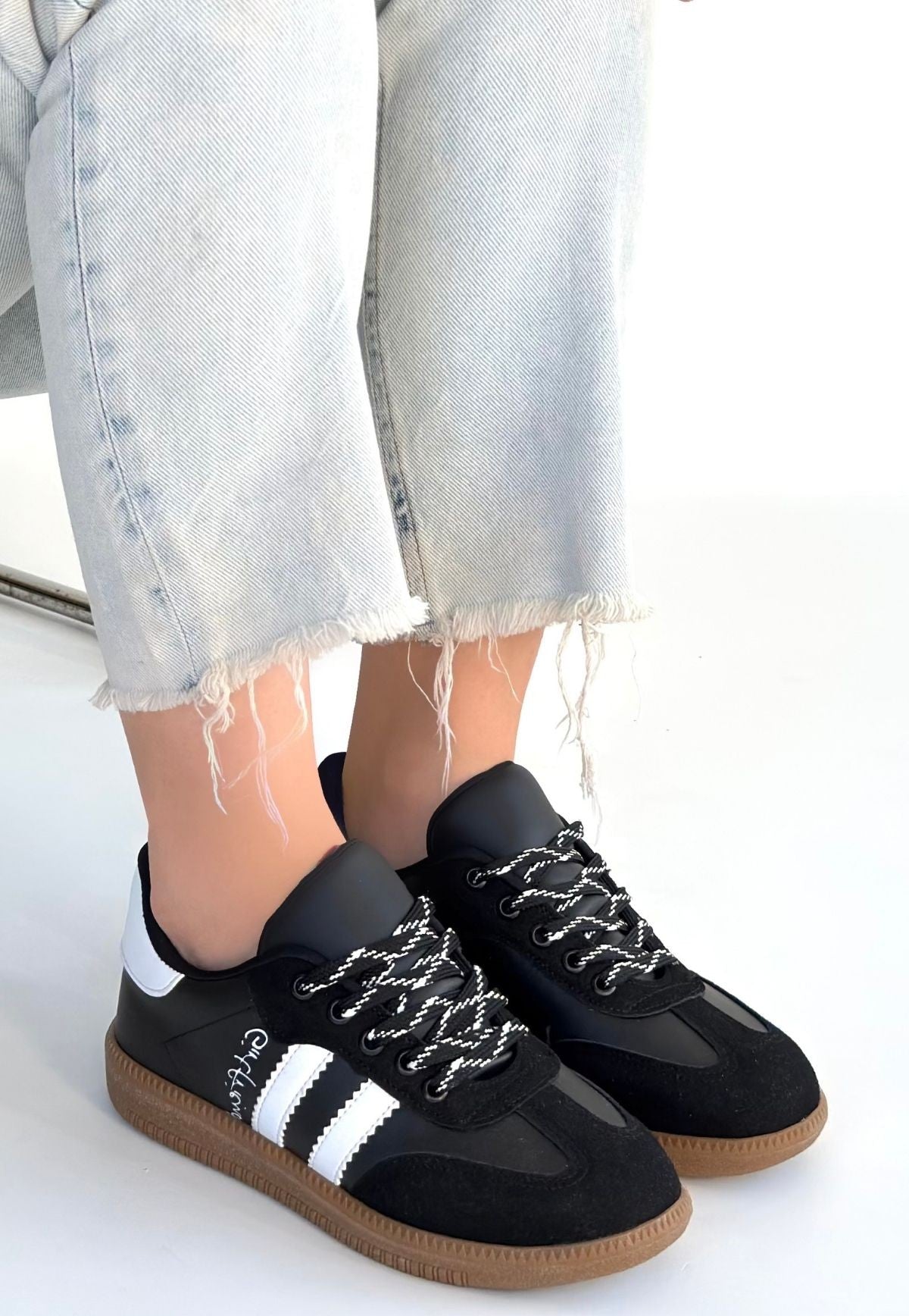 Zerti Siyah Cilt Bağcıklı Spor Ayakkabı