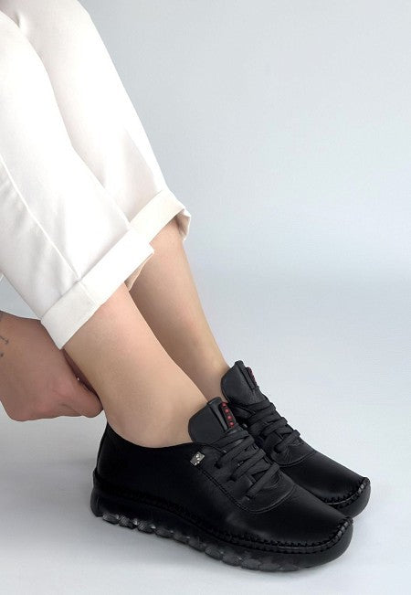 Kitta Siyah Deri Bağcıklı Spor Ayakkabı