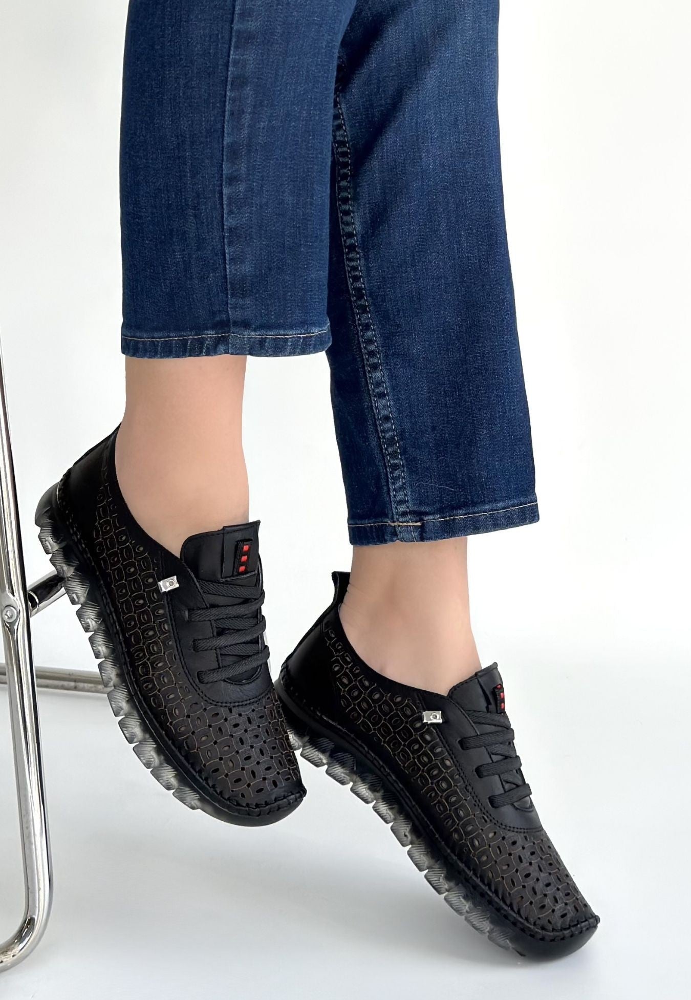 Otja Siyah Deri Lazerli Bağcıklı Spor Ayakkabı